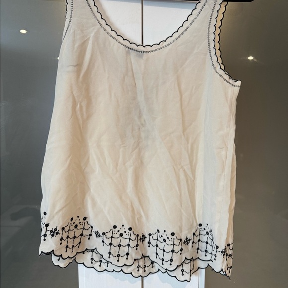 Babaton Silk Top with Black Detailing - Picture 3 of 3